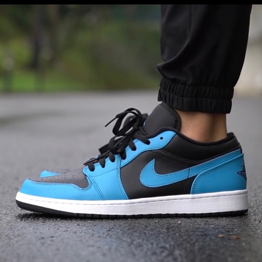 Air Jordan 1 Low - Picture 1 of 11